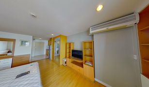 1 Bedroom Condo for sale in Si Lom, Bangkok Silom Terrace