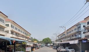 5 Schlafzimmern Reihenhaus zu verkaufen in Lam Phak Kut, Pathum Thani Porntisan 5