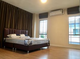 3 Schlafzimmer Villa zu vermieten im Manthana Onnut-Wongwaen 2, Prawet