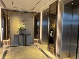 2 Bedroom Condo for sale at Magnolias Ratchadamri Boulevard, Lumphini, Pathum Wan