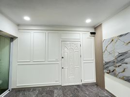 1 Schlafzimmer Wohnung zu verkaufen im Sailom Condotel, Thepharak, Mueang Samut Prakan, Samut Prakan