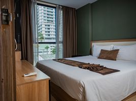 1 Schlafzimmer Appartement zu vermieten im Ramada by Wyndham Ten Ekamai Residences, Phra Khanong Nuea, Watthana