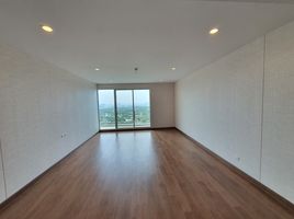 4 Bedroom Apartment for rent at Supalai Prima Riva, Chong Nonsi