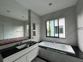 4 Bedroom House for sale at The Grand Lux Bangna-Suanluang, Dokmai, Prawet, Bangkok, Thailand