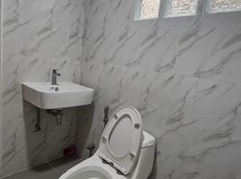 2 Bedroom Townhouse for sale in Mueang Nakhon Pathom Nakhon Pathom, Huai Chorakhe, Mueang Nakhon Pathom, Nakhon Pathom