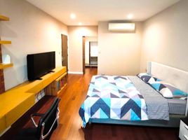 2 Bedroom Condo for rent at Watermark Chaophraya, Bang Lamphu Lang, Khlong San, Bangkok