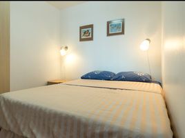 2 Schlafzimmer Appartement zu vermieten im Navin Court, Lumphini