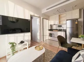 2 Schlafzimmer Wohnung zu vermieten im Oka Haus, Khlong Tan