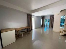3 Bedroom Townhouse for sale at The Colors Premium Bangna KM.8, Bang Kaeo