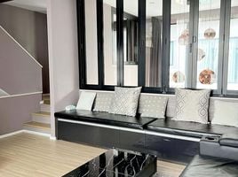 3 Schlafzimmer Haus zu vermieten im Nirvana Define Srinakarin-Rama 9, Saphan Sung, Saphan Sung, Bangkok