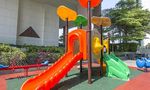 Outdoor Kids Zone at ชาเทรียม ริเวอร์ไซด์ เรสซิเดน