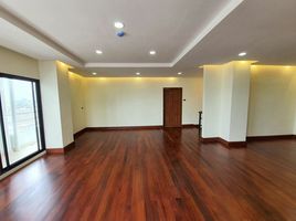 4 Bedroom Apartment for sale at Srivara Mansion, Din Daeng