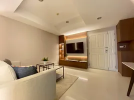 1 Schlafzimmer Wohnung zu vermieten im Tonson Court (Leasehold), Lumphini, Pathum Wan, Bangkok, Thailand