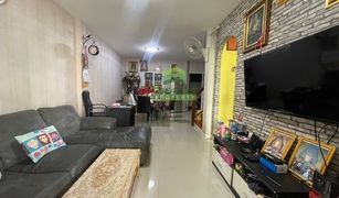 3 Bedrooms Townhouse for sale in Don Mueang, Bangkok Lio Nov Donmueng