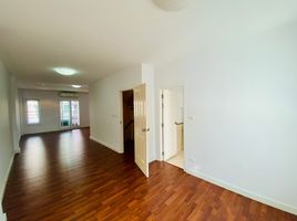 3 Schlafzimmer Reihenhaus zu verkaufen im Urban Sathorn, Bang Chak, Phasi Charoen