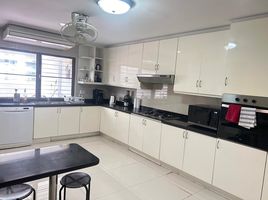 3 спален Кондо в аренду в GM Mansion, Khlong Tan