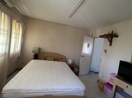 3 Schlafzimmer Reihenhaus zu verkaufen im Baan Eaknakhon, Tha Raeng