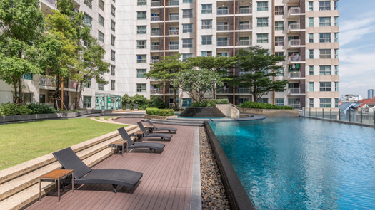 Фото 1 of the Communal Pool at S&S Sukhumvit Condominium