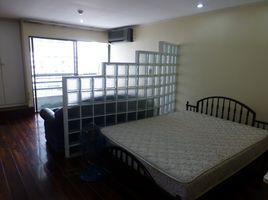 Studio Apartment for rent at Royal Park, Sam Sen Nai