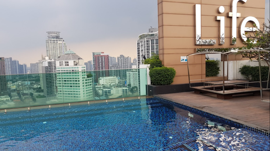 รูปถ่าย 1 of the Gemeinschaftspool at ไลฟ์ แอท สุขุมวิท 67