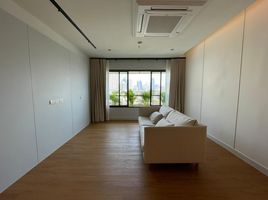 2 Bedroom Apartment for rent at Baan Ploenchit, Lumphini