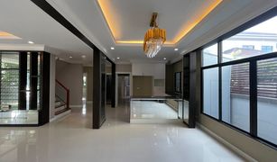 4 Bedrooms House for sale in Dokmai, Bangkok The Grand Bangna-Wongwaen