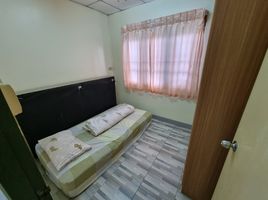 3 Schlafzimmer Reihenhaus zu verkaufen im Banpisan Thakham 28, Samae Dam