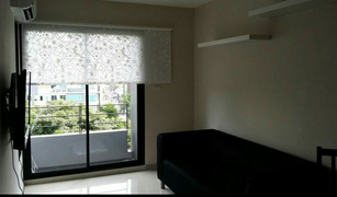 2 Bedrooms Condo for sale in Chomphon, Bangkok L Loft Ratchada 19