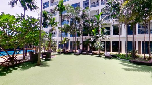 图片 1 of the Communal Garden Area at Nam Talay Condo