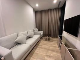 1 Schlafzimmer Appartement zu vermieten im Oka Haus, Khlong Tan