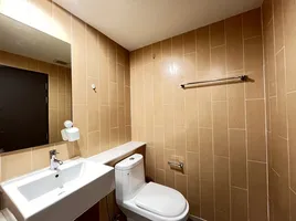 2 Schlafzimmer Wohnung zu verkaufen im Centrio, Wichit