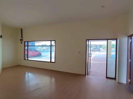 400 SqM Office for rent in Saen Saep, Min Buri, Saen Saep