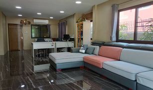 3 Bedrooms House for sale in Bang Khae Nuea, Bangkok 