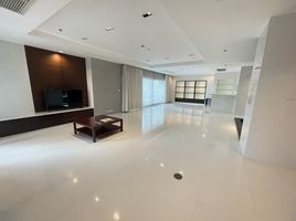 4 Bedroom Apartment for rent at Royal Residence Park, Lumphini