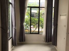 3 Schlafzimmer Haus zu vermieten im Manthana Onnut-Wongwaen 4, Dokmai, Prawet