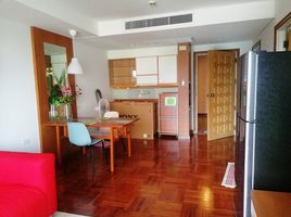 1 Schlafzimmer Wohnung zu vermieten im Baan Somthavil, Lumphini, Pathum Wan