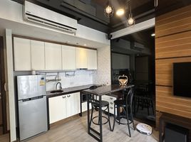 1 Schlafzimmer Wohnung zu vermieten im The Lofts Ekkamai, Phra Khanong