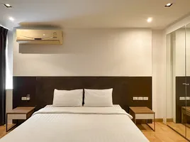 1 Schlafzimmer Appartement zu vermieten im Nantiruj Tower, Khlong Toei