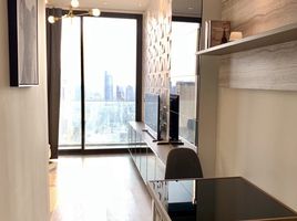 1 спален Кондо на продажу в Ashton Silom, Suriyawong