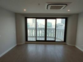 2 Bedroom Apartment for rent at Nusa State Tower Condominium, Si Lom, Bang Rak