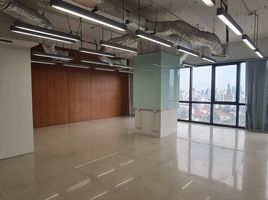 242 SqM Office for rent at Chamnan Phenjati Business Center, Huai Khwang, Huai Khwang, Bangkok