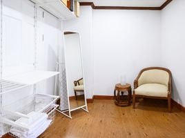 2 Schlafzimmer Wohnung zu vermieten im First Tower, Khlong Toei Nuea