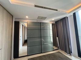 1 Bedroom Condo for sale at Noble Ploenchit, Lumphini