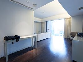 1 Bedroom Apartment for sale at Hansar Rajdamri, Lumphini, Pathum Wan