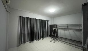 Din Daeng, ဘန်ကောက် တွင် 5 အိပ်ခန်းများ တိုက်တန်း ရောင်းရန်အတွက်