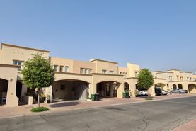 迪拜Emirates Hills Villas的Springs 15项目