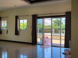 3 Bedroom House for rent at Emerald Green, Thap Tai