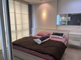 在The Room Sukhumvit 64租赁的1 卧室 公寓, Bang Chak