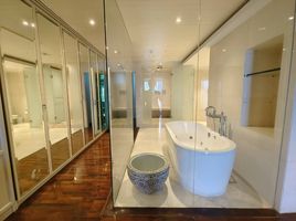 2 Bedroom Condo for rent at Nusa State Tower Condominium, Si Lom, Bang Rak