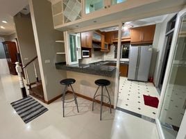 5 Bedroom Villa for rent at Nana Compound, Lumphini, Pathum Wan, Bangkok